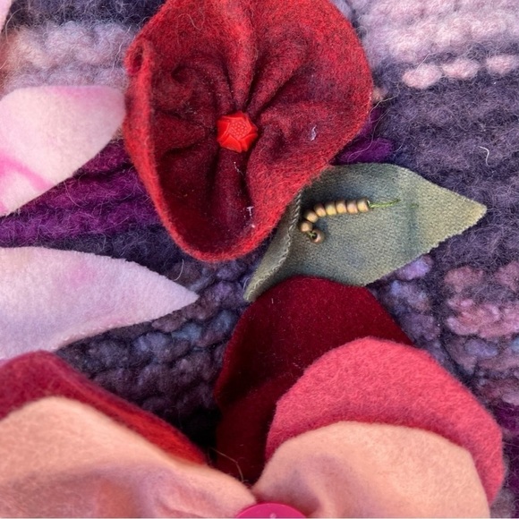UNIQUE Extra Large Cable Knit Felt Flower Hobo Bag - Picture 8 of 15